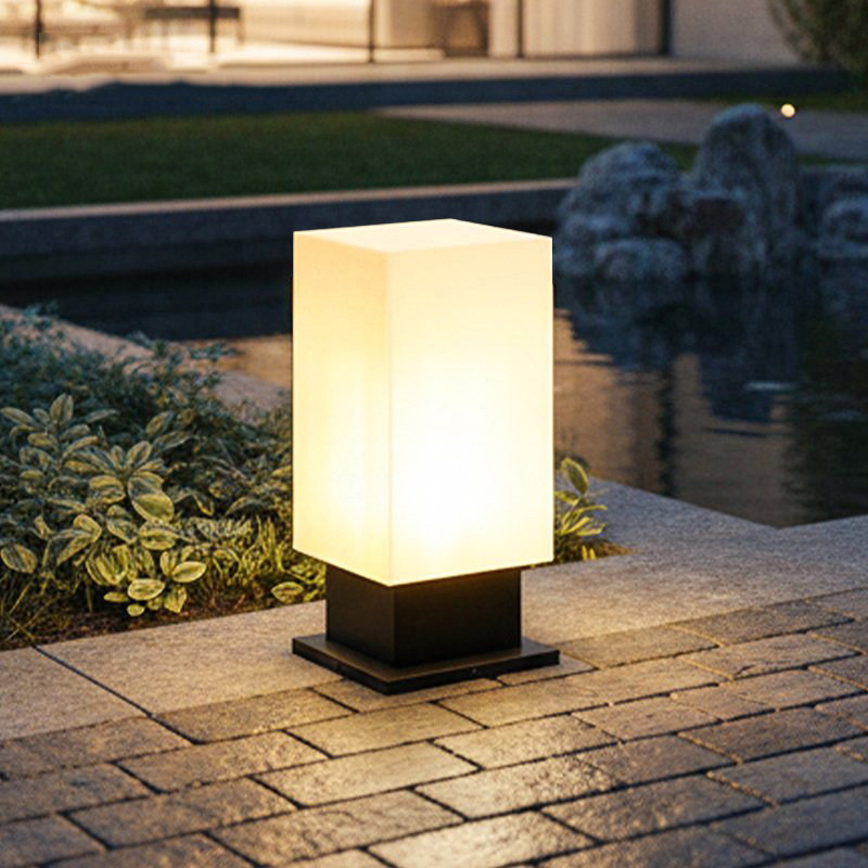 Świecąca lampa podłogowa, sola – Outdoor Lighting Art recenzja i cena
