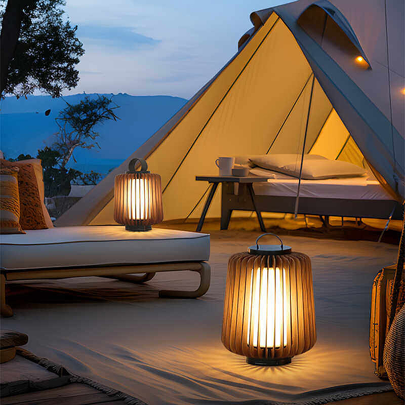 Świecąca lampa podłogowa, sola – Outdoor Lighting Art recenzja i cena